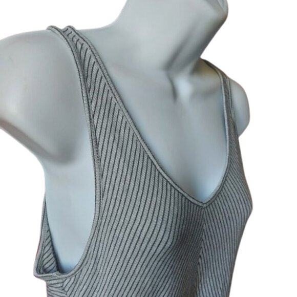 Gray Sleeveless Tunic Top Fits Small Medium - Picture 2 of 5